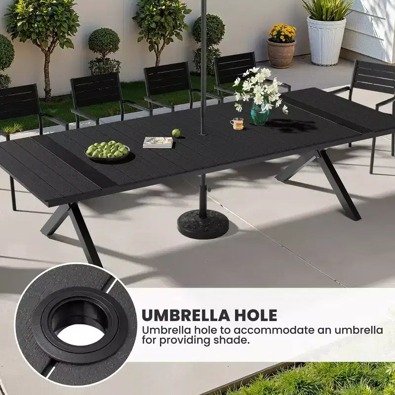 Set da pranzo da esterni extra large da 13 pezzi, gambe a X, sedie impilabili, tavolo effetto legno con foro per ombrellone