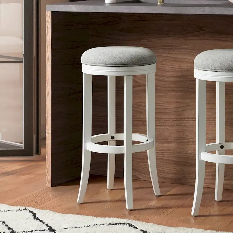 Sgabello da bar girevole senza schienale Avery White Wood, sedile in tessuto grigio