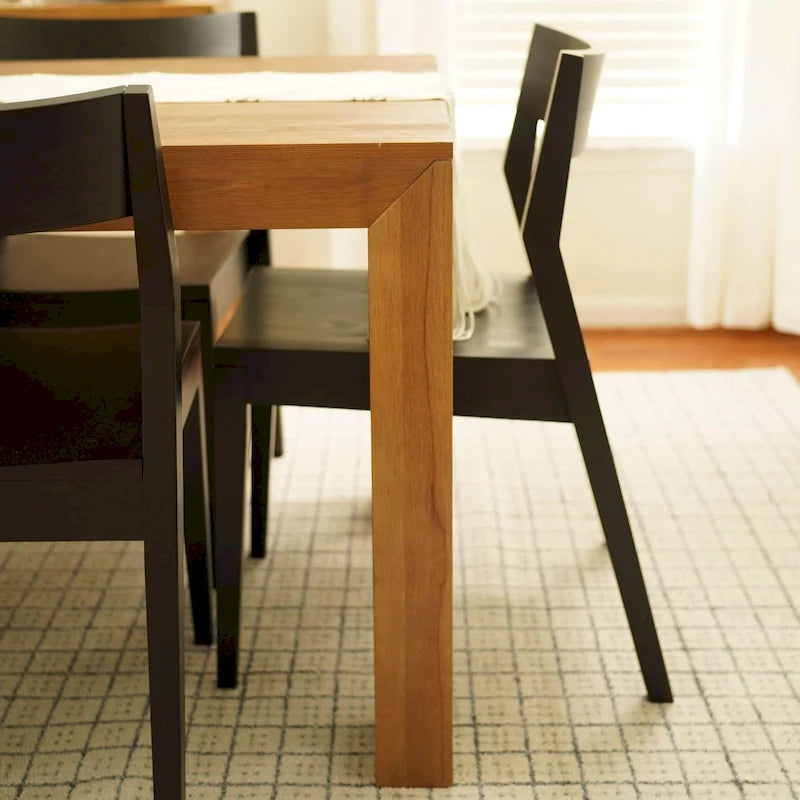 Sedia da pranzo moderna in legno massello