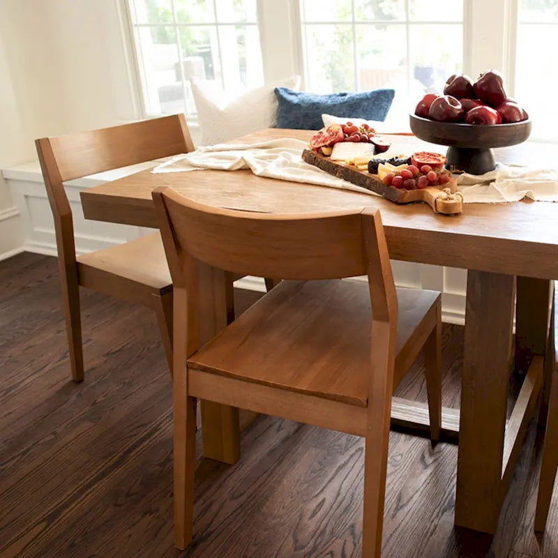 Sedia da pranzo moderna in legno massello