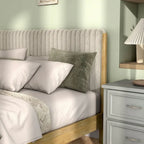 Letto a piattaforma Queen imbottito a canali con doghe in legno massello