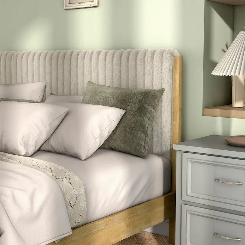 Letto a piattaforma Queen imbottito a canali con doghe in legno massello