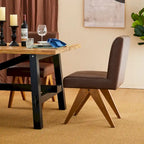 Sedie da pranzo imbottite in similpelle con gambe in legno a V