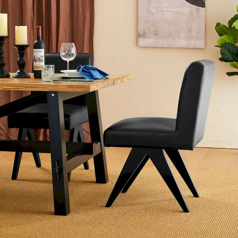 Sedie da pranzo imbottite in similpelle con gambe in legno a V
